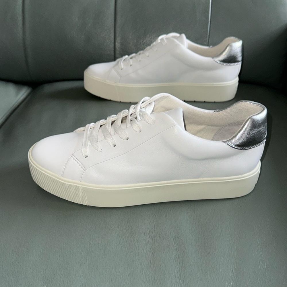 Vince NWT Authentic Leather Platform Sneaker